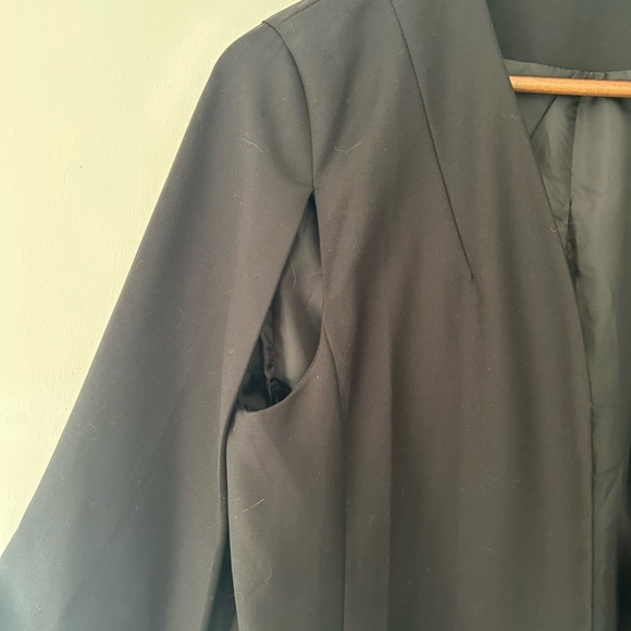 Elegant Black Women's Cape - Picture 5 of 9